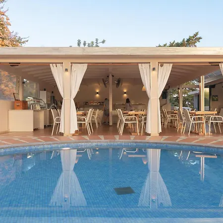 Apartahotel Asterias Village 4*